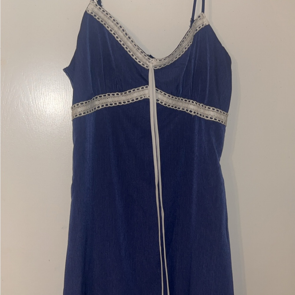 Elegant Blue Lace-Trimmed dress